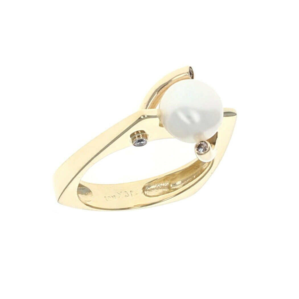 7.7 X 5.8mm Freshwater Pearl And Cz Contempory Ring In 14k Yellow Gold