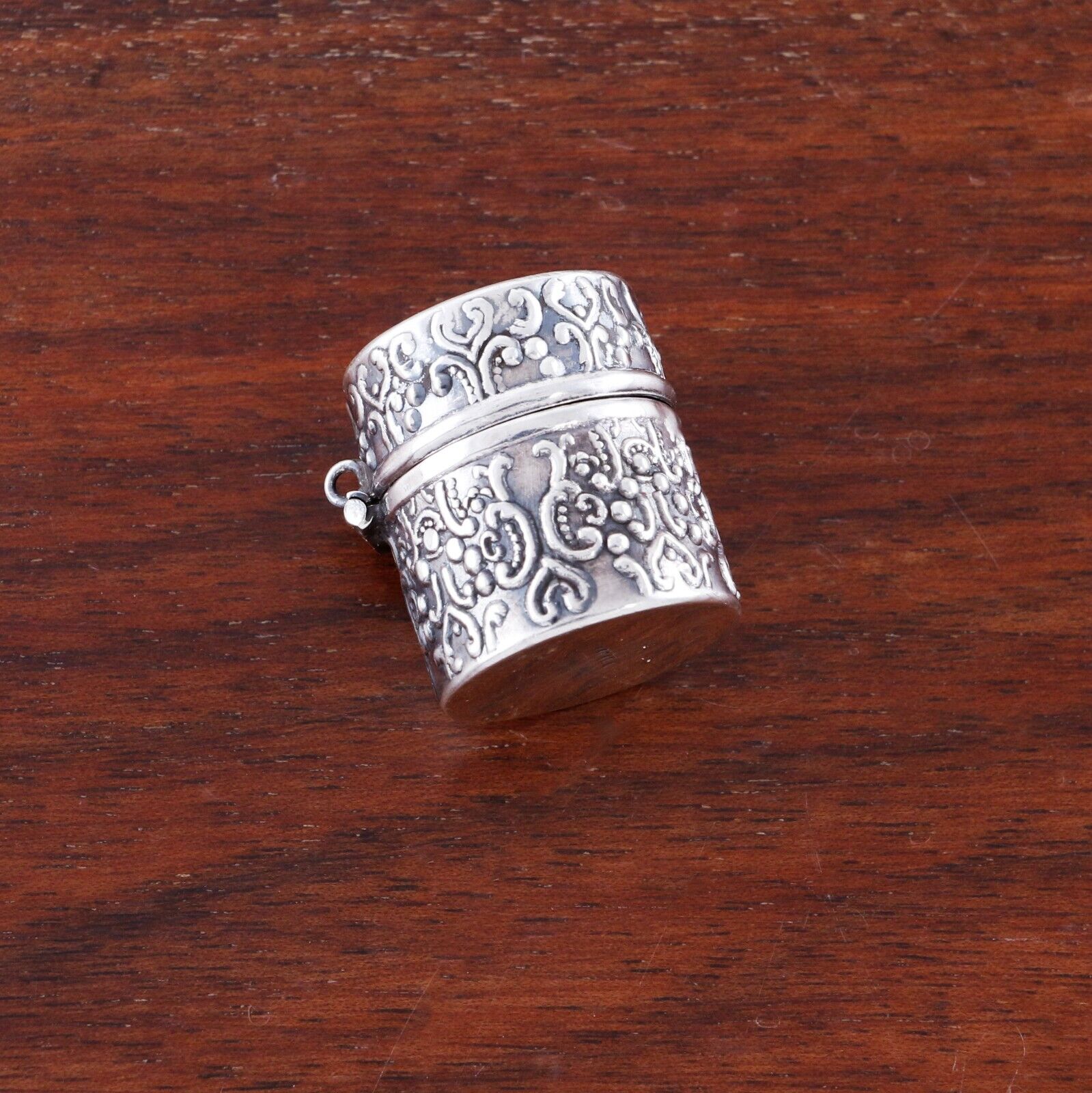American Victorian Sterling Silver Thimble Case Scroll & Bead No Monogram
