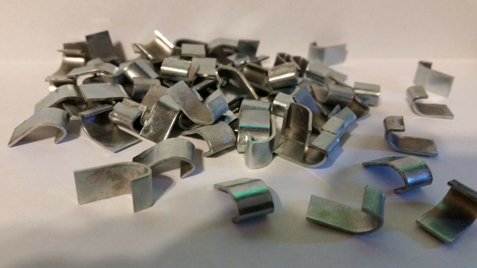 100 Zinc Plated J Clips. Cage Clips For Rabbit Poultry Game Bird Cage Free Ship